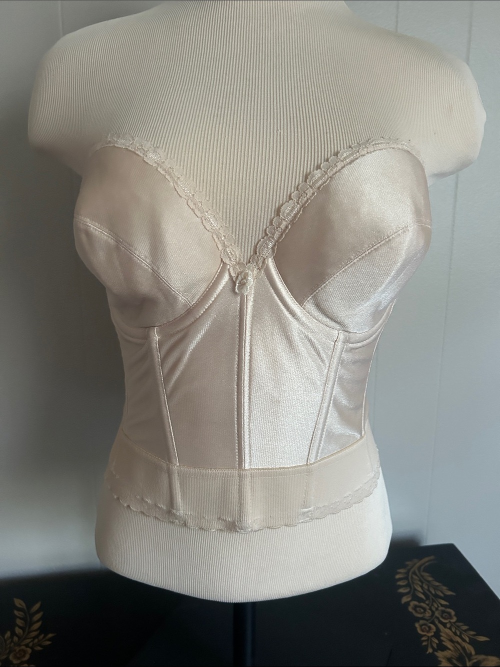 Vintage satin bustier lace trim 34D